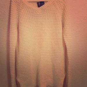 White Knitted V-Neck Sweater